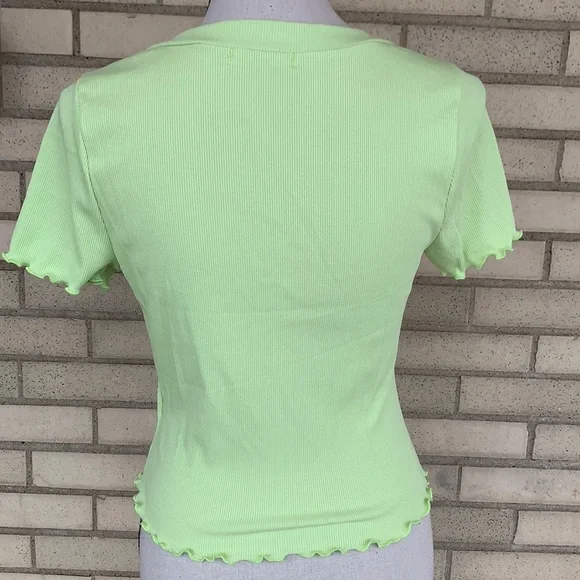 ❌DONATED❌Cherish Lime Green Lettuce Hem Ribbed Crop Top - Picture 6 of 12
